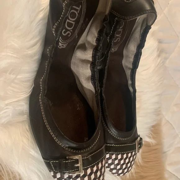 TODS LADIES BROWN FLAT SHOE. - Picture 3 of 7